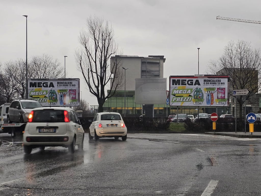 affissione maxiposter 6x3 mega moncalieri torino nichelino